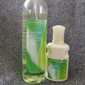 Bath & Body Works Rain Kisses Leaves